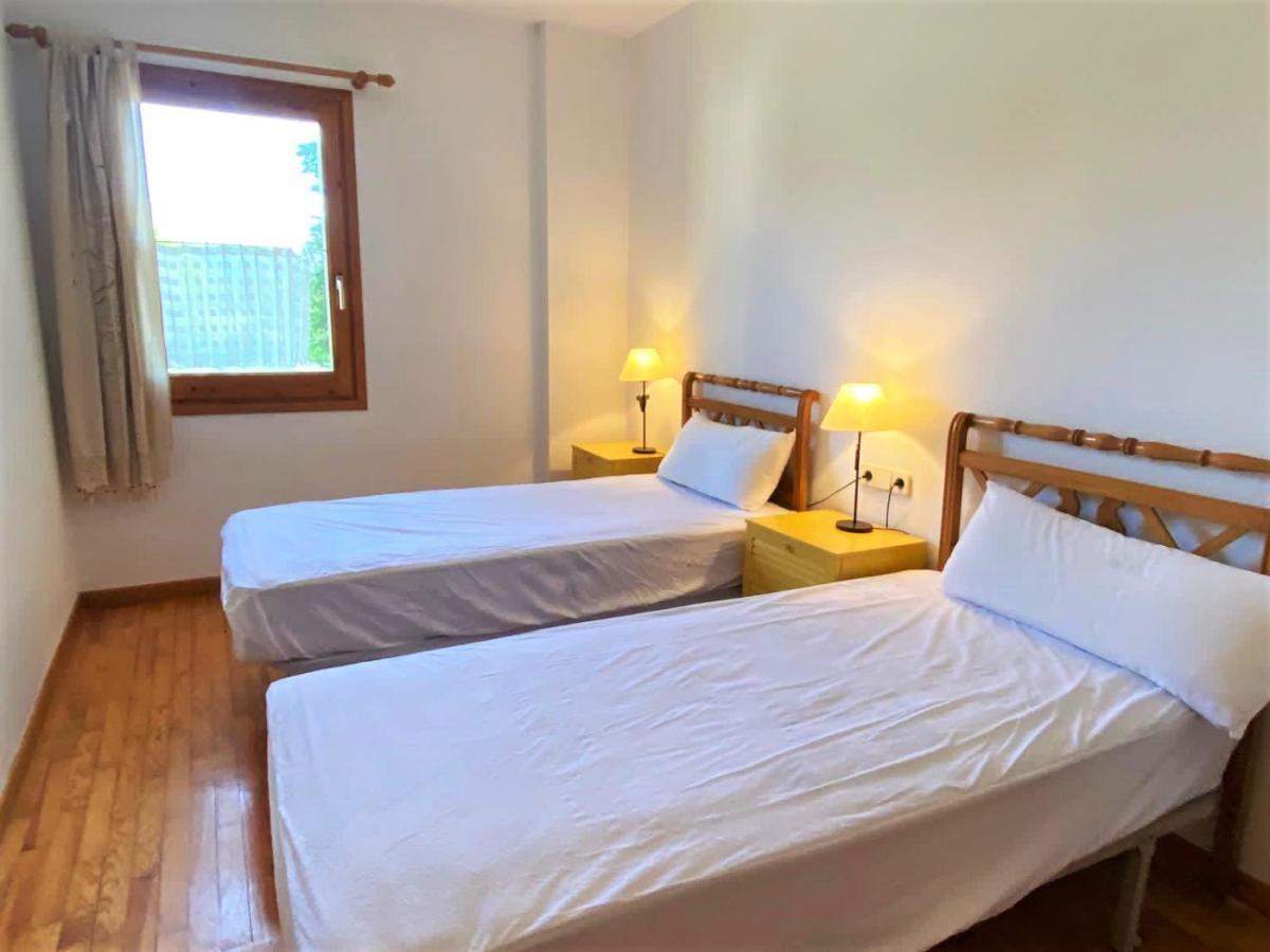 Amplio Apartamento En Puigcerda Luaran gambar